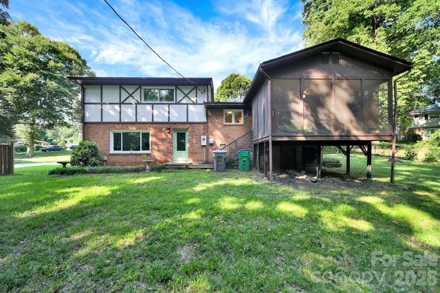 2311 Laurelwood Circle, Charlotte, NC 28214