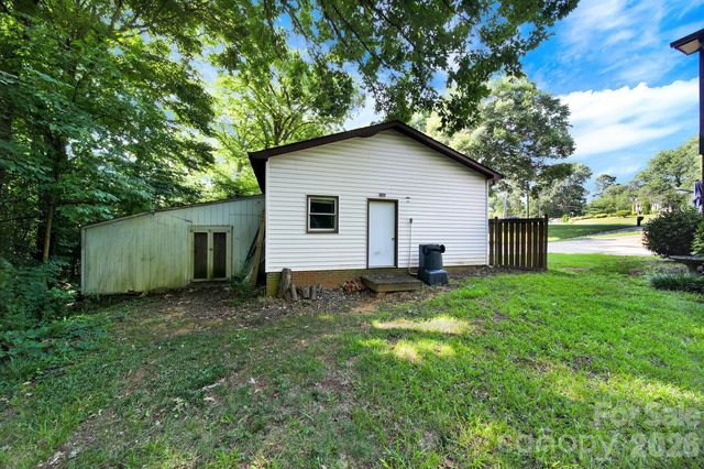2311 Laurelwood Circle, Charlotte, NC 28214
