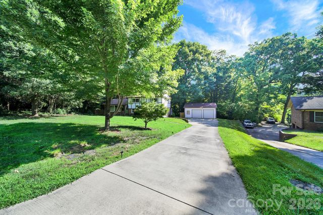 2311 Laurelwood Circle, Charlotte, NC 28214