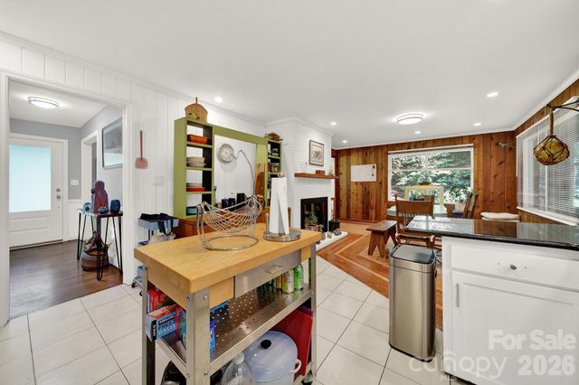 2311 Laurelwood Circle, Charlotte, NC 28214