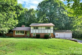 2311 Laurelwood Circle, Charlotte, NC 28214
