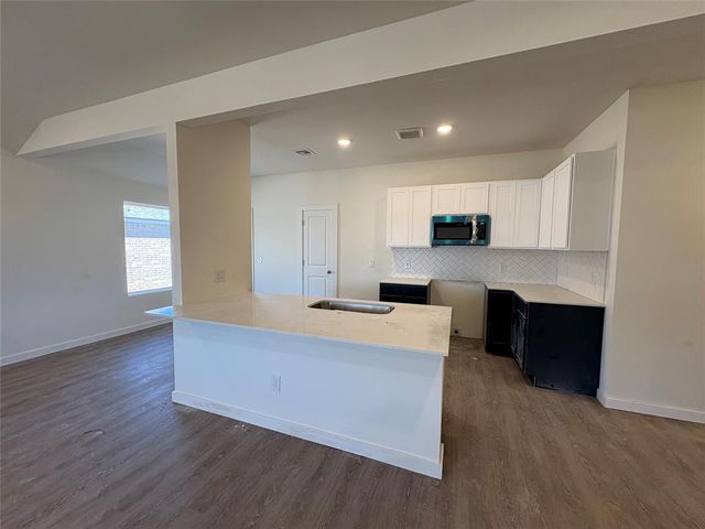 10116 Pennington Street, Harrah, OK 73045