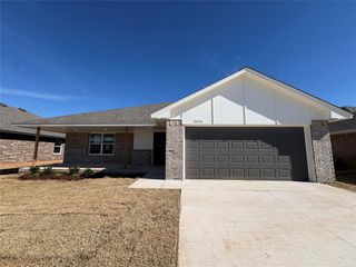 10116 Pennington Street, Harrah, OK 73045