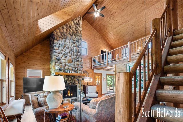 6311 142nd Avenue, Laketown Twp, MI 49423