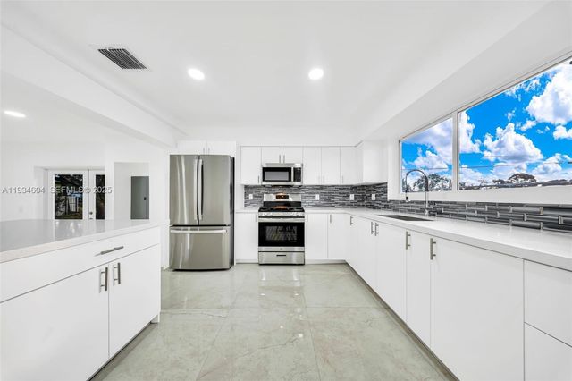 2410 NW 155th Ter, Miami Gardens, FL 33054