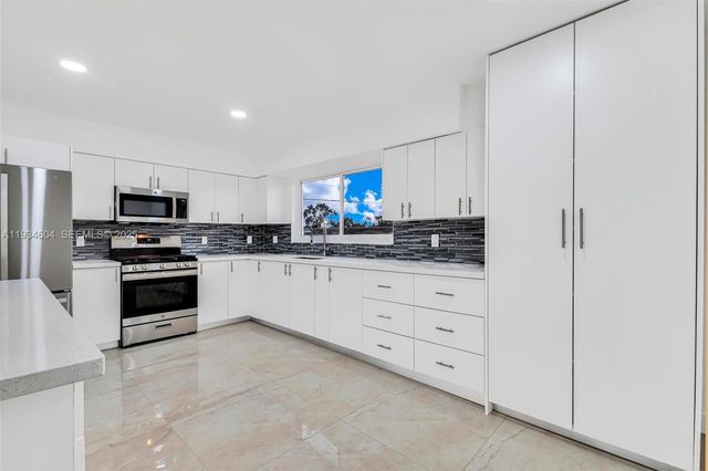 2410 NW 155th Ter, Miami Gardens, FL 33054