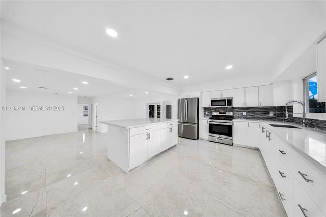 2410 NW 155th Ter, Miami Gardens, FL 33054