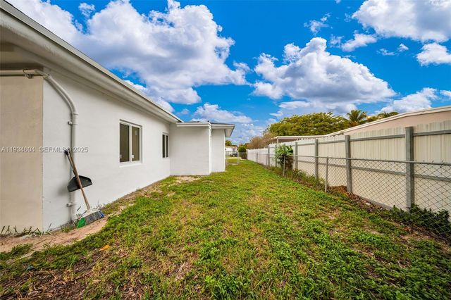 2410 NW 155th Ter, Miami Gardens, FL 33054