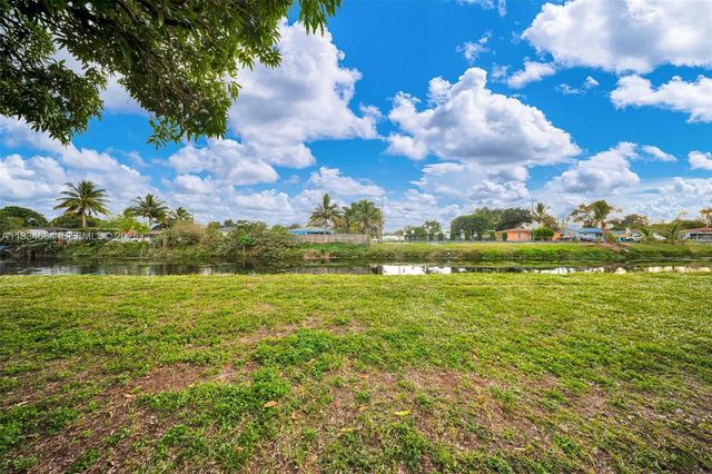 2410 NW 155th Ter, Miami Gardens, FL 33054