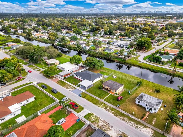2410 NW 155th Ter, Miami Gardens, FL 33054