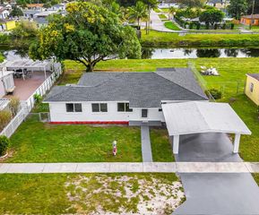 2410 NW 155th Ter, Miami Gardens, FL 33054