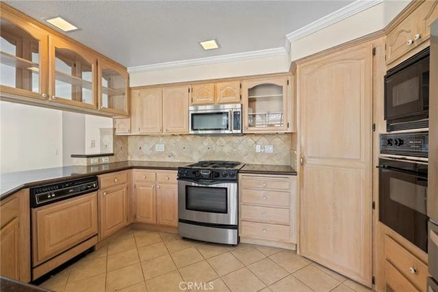 28974 Clear Spring Lane, Highland, CA 92346