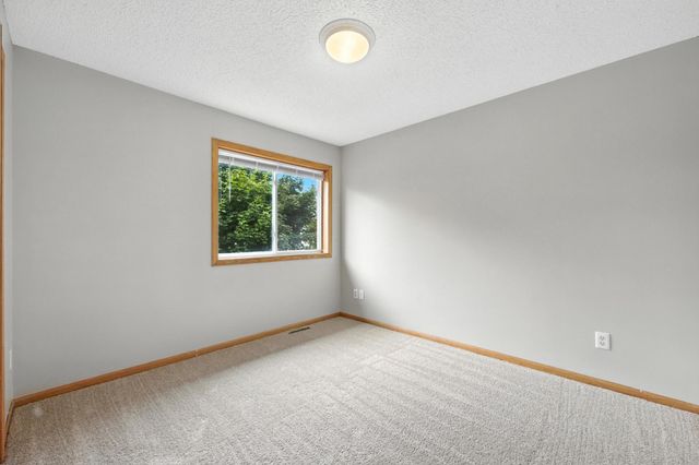 4360 Blakewood Drive, Shakopee, MN 55379