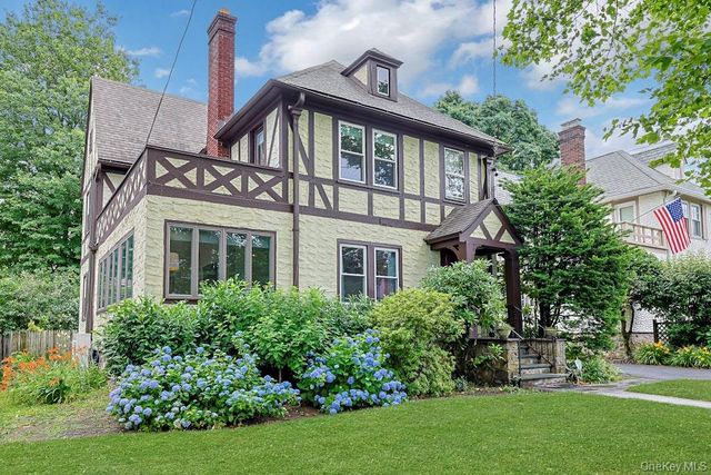 541 Second Avenue, Pelham, NY 10803