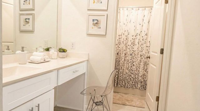 18219 Ellerden Forest Drive, Tomball, TX 77377