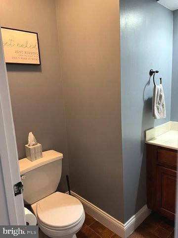 525 COBBLESTONE LN, Lancaster, PA 17601