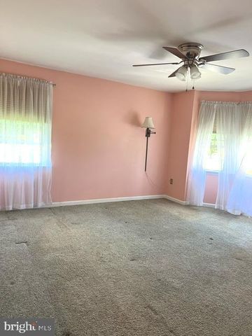 525 COBBLESTONE LN, Lancaster, PA 17601