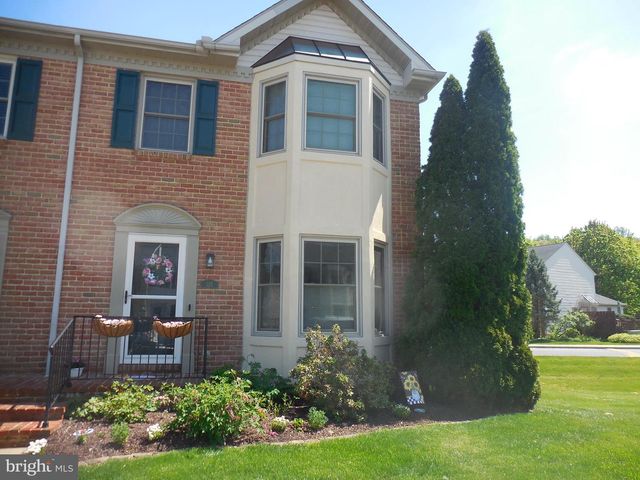 525 COBBLESTONE LN, Lancaster, PA 17601