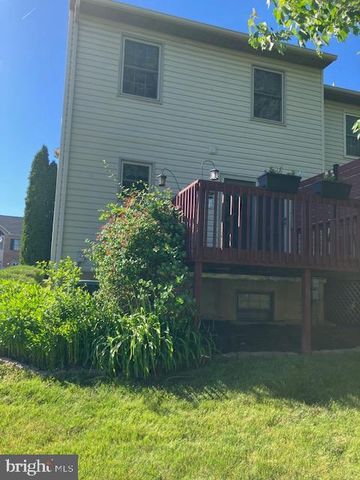 525 COBBLESTONE LN, Lancaster, PA 17601