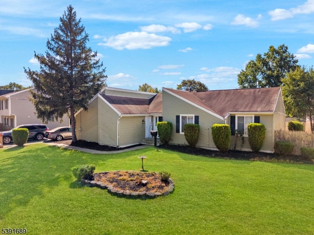 222 Oak Tree Ave, South Plainfield Boro, NJ 07080