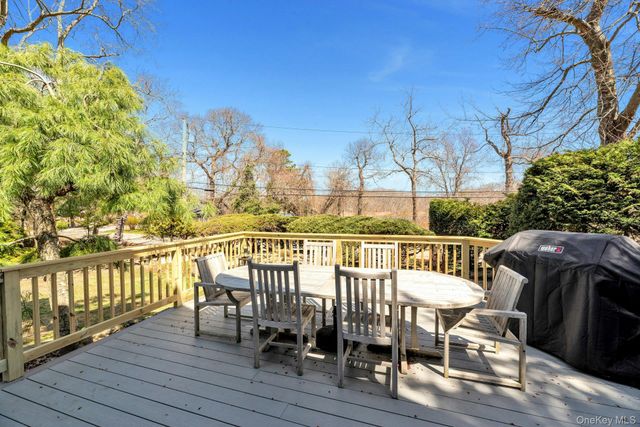 25 Miami Avenue, Peconic, NY 11958