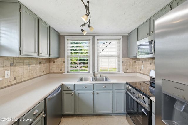 12012 Brinley Ave, Louisville, KY 40243
