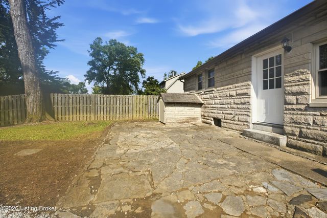 12012 Brinley Ave, Louisville, KY 40243