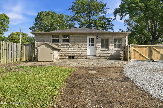12012 Brinley Ave, Louisville, KY 40243