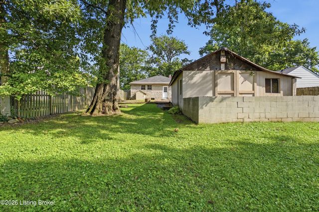12012 Brinley Ave, Louisville, KY 40243
