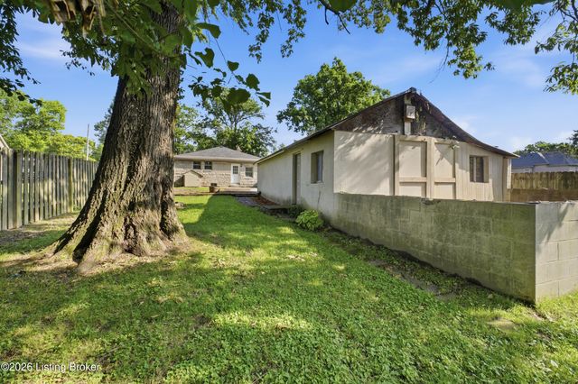 12012 Brinley Ave, Louisville, KY 40243