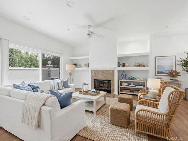 19122 Cole Lane, Huntington Beach, CA 92648