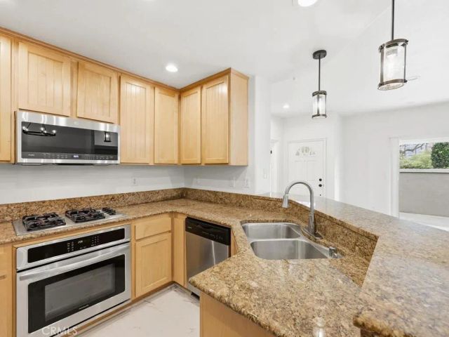 19122 Cole Lane, Huntington Beach, CA 92648