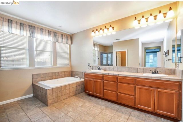 2533 Crescent Way, Discovery Bay, CA 94505