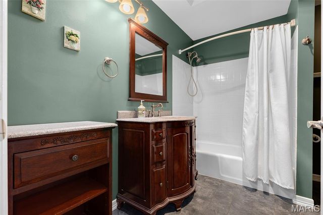 22121 Glen Ellen Cove, Warrenton, MO 63383