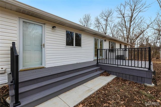 22121 Glen Ellen Cove, Warrenton, MO 63383