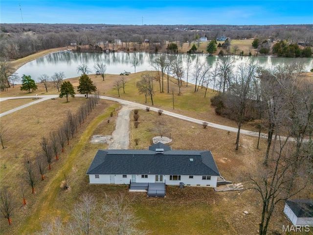 22121 Glen Ellen Cove, Warrenton, MO 63383