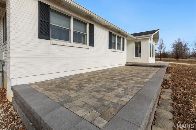 22121 Glen Ellen Cove, Warrenton, MO 63383