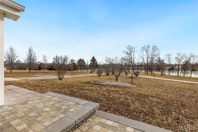 22121 Glen Ellen Cove, Warrenton, MO 63383