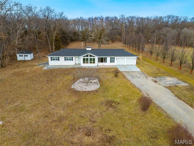 22121 Glen Ellen Cove, Warrenton, MO 63383