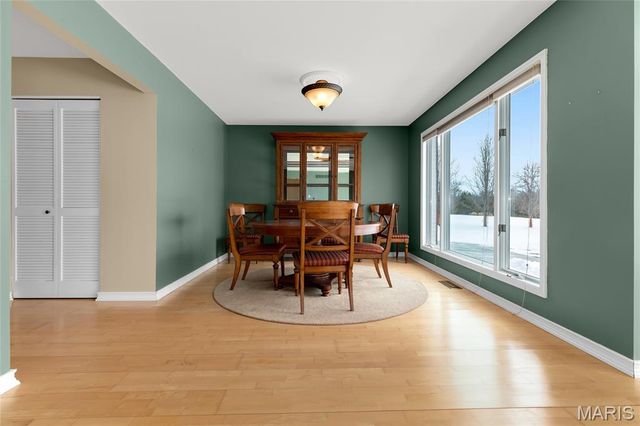 22121 Glen Ellen Cove, Warrenton, MO 63383