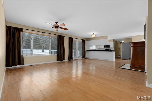 22121 Glen Ellen Cove, Warrenton, MO 63383