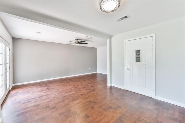 6530 Westview Drive, Houston, TX 77055