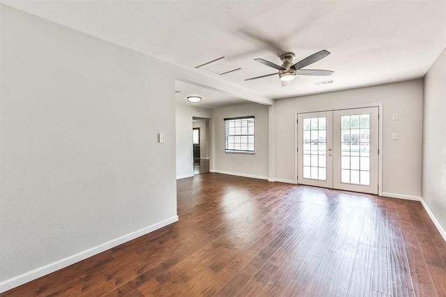 6530 Westview Drive, Houston, TX 77055