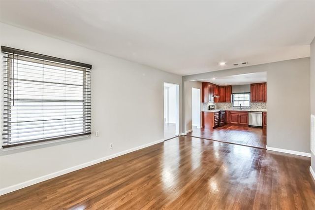 6530 Westview Drive, Houston, TX 77055