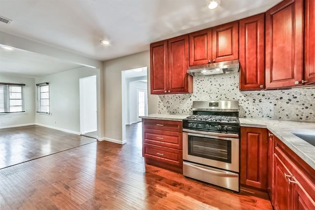 6530 Westview Drive, Houston, TX 77055