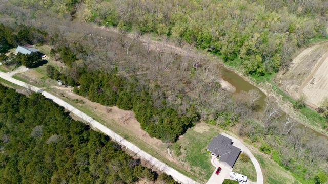 1307 TARA RD, Jefferson City, MO 65101