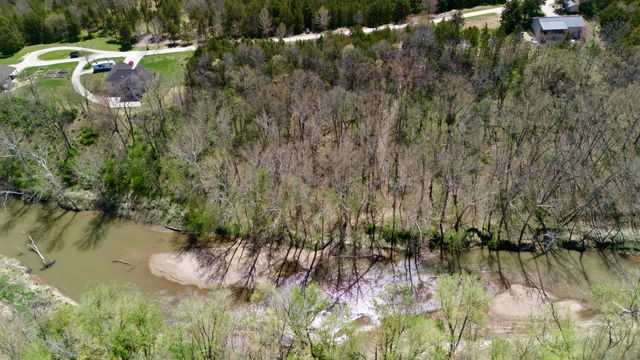 1307 TARA RD, Jefferson City, MO 65101