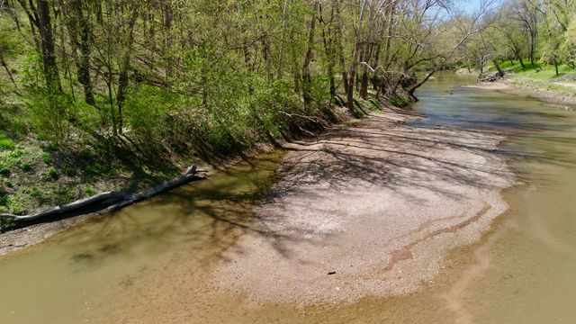 1307 TARA RD, Jefferson City, MO 65101