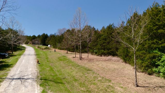 1307 TARA RD, Jefferson City, MO 65101