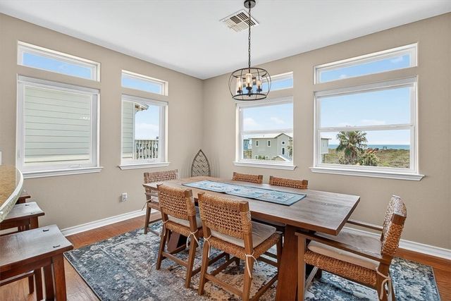 853 Oceanside Dr, Port Aransas, TX 78373